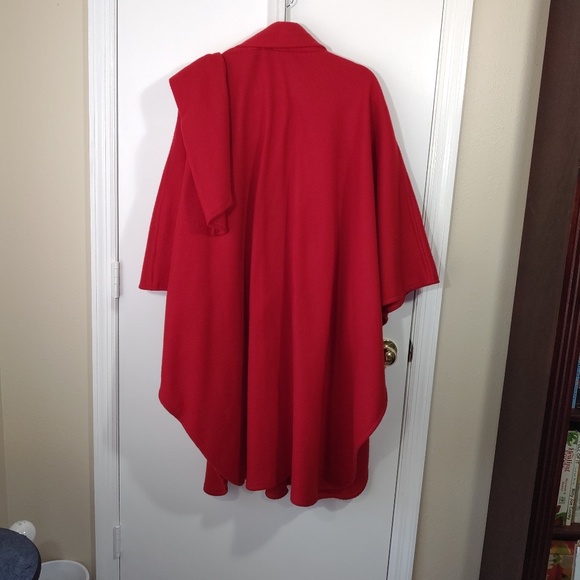 Red cape, one size - Picture 3 of 8
